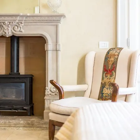 White Lilac Romantic - Adults Only Bed & Breakfast