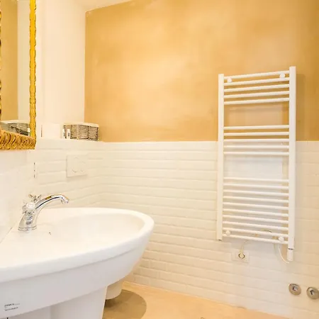 White Lilac Romantic - Adults Only Bed & Breakfast