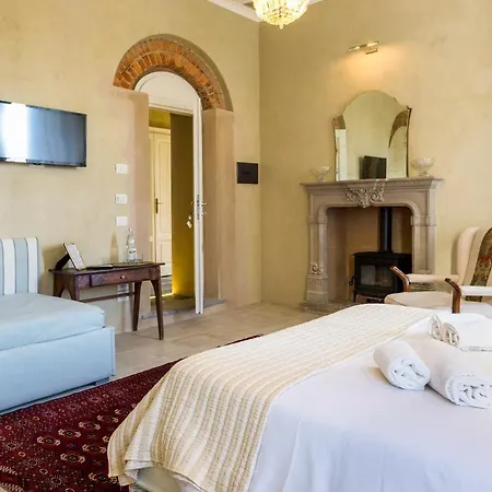 White Lilac Romantic - Adults Only Bed & Breakfast