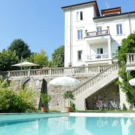 White Lilac Romantic - Adults Only Bed & Breakfast