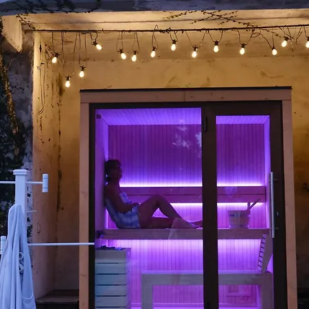 White Lilac Romantic - Adults Only Bed & Breakfast