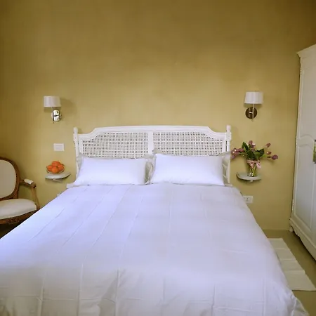 White Lilac Romantic - Adults Only Couette-café