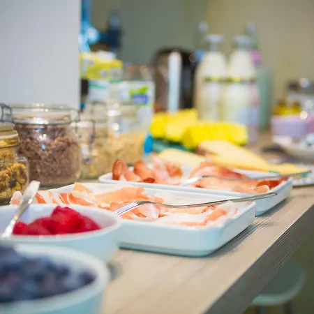 White Lilac Romantic - Adults Only Couette-café 4*