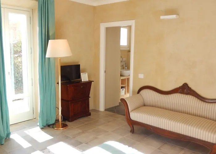 White Lilac Romantic - Adults Only 阿罗纳