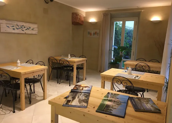 White Lilac Romantic - Adults Only Bed & Breakfast